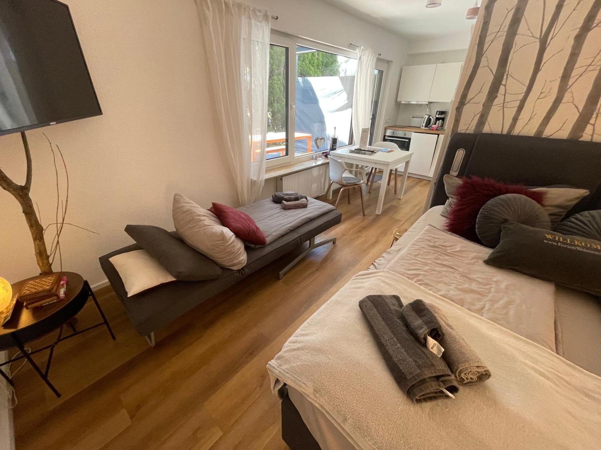 Rosmarin - Kuschelige Fewo - Romantik & Entspannung Im Whirlpool Auf Privater Terrasse, Ruhe & Hund Willkommen - By Ferienwohnenamsee - Uberlingen Luaran gambar